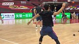 【PP体育在现场】特殊训练法！徐杰赛前和训练师苦练接网球