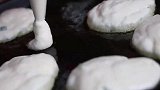 老妈家杏子熟了，胖妹吃不完兜着走，还做8个饼，填饱肚子好开心