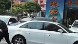 奥迪车太硬了，看来豪车并不是万能的！