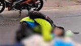 男子路过车祸现场，发现死者竟是自己妻子 瞬间崩溃跪地痛哭