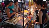 来到泰国美食一条街，发现晚上活动很丰富，钱不够用！