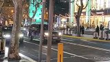 土豪开着兰博基尼逛街，属实让人羡慕啊！