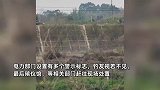 成都一男子疑因高压线下钓鱼身亡，倒下后草地瞬间被引燃
