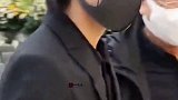 吴孟达设灵仪式 儿子吴韦仑 憔悴到场，送别父亲最后一程，达叔的离去让他悲痛不已，愿天堂没有病痛！