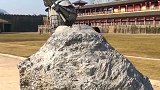 一直以为是个假人，今天刚来人家下班就出来了