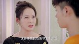 男孩跟同学干错事不阻止 妈妈正在教育他