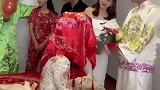 新婚当天新郎姐姐太激动，把盖头掀了！新娘亲朋好友面露难色直呼退婚！