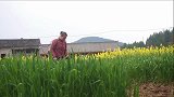 四川方言：莽娃送快递，老表的名字占便宜！