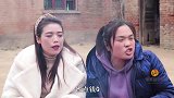 喜剧：傻曼给小麦和村花送喜帖，结果俩人合伙算计傻曼，太抠门了