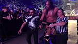 WWE-18年-在搀扶下回到后台 大卡斯德国现场秀受伤画面曝光-花絮