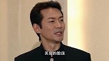 演技亦正亦邪的江华，一张脸演活了各类角色，在巅峰时转身卖保险