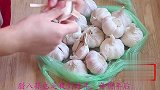 3天快速腌腊八蒜有秘诀，学会这2点，配上过年的饺子味道真绝了