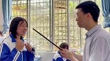 高三学生的最后一节课，戒尺落下时，老师却伤心的哭了起来