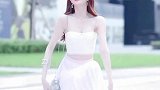 小姐姐皮肤真的白