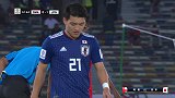 阿曼中场断球反击 日本铁卫飞铲对手险受伤
