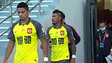 郑智率领恒大步入球场 深足孙可马里首发出战