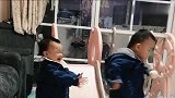 家有龙凤三胞胎兄妹每天都自娱自乐，一定要看到最后