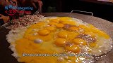 国外鸡蛋灌饼有啥不一样？小伙印度实拍，河南人看了都说正宗