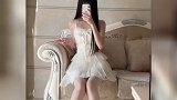 今日穿搭白丝美腿甜妹