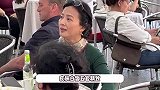 刘亦菲母亲现身国外被偶遇，优雅高贵美到不行，打扮时髦不像65岁