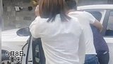 重庆：回家后发现母亲生病不告诉他，儿子抱母亲上车看病遭拒绝