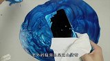 指甲油有腐蚀性吗老外作死倒在手机上，结局出乎意料