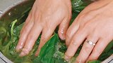 原来青菜炒肉有窍门,这么炒色泽透亮、口感脆爽,简单又营养