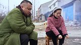 农村大叔吹嘘进城吃喜酒，不料因记错日子当众出丑！