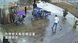 男子家全员出动大扫除，为百岁爷爷设宴清场地，各个忙碌却超幸福