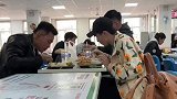 实习期间悄悄回学校异地恋男友看到的那一刻，就傻了