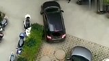 倒车入库遇上真正的“人才”，不是拍下谁信！