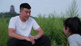 骗子摆摊玩猜钱游戏，妹妹输了800元，哥哥一来，骗子破产了
