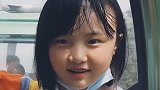 12岁女孩翻唱“铁齿铜牙纪晓岚”，童音十分动听，勾起童年回忆