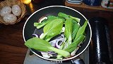 炒香菇的家常做法，简单又好吃的香菇炒青菜，味道鲜美