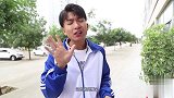 超市搞活动猜拳赢雪糕，没想熊孩子在老板身后放了一面镜子