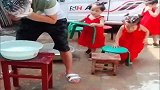 四胞胎小情人胆儿真大，竟然把老父亲给坑了，画面太逗乐了