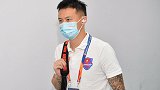 冯劲四川普通话队友听不懂 女主播现场模仿遭吐槽
