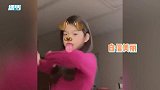 钟丽缇二女儿晒跳舞视频，对镜头扭动超自信，完美继承妈妈好身材