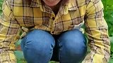 小姐姐把刁子鱼里三层外三层包裹严实，我是没有这口福！