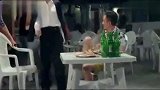 大姐大帮小弟报仇，结局爆笑