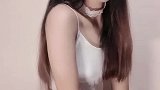 完美修饰美女小姐姐身材的包臀裙，有种淡淡的优雅魅力展现出来