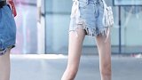 相貌好、身材好、性格好的女孩子真不多，而小妍妍算一个！