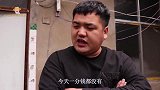 母亲要钱去赌博，俩儿子怒将母亲赶出家门，得知真相后俩人知错了