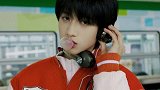 朱志鑫张泽禹坐后备箱 网友拍到视频：TF家族三代练习生朱志鑫张泽禹疑似坐汽车后备箱上班…你怎么看？