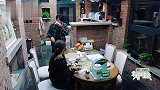 郎朗吃饭不嚼直接吞下去，吉娜心疼：你没时间好好吃饭！