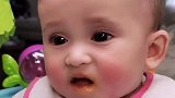 爸爸这是给宝宝吃的啥，看宝宝的小表情，这也太难吃了吧！