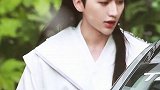 蔡徐坤 白衣古装造型，这又是谁家的翩翩公子啊