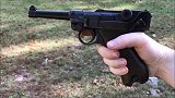 鲁格P08手枪一次能击穿多少个西瓜？国外小哥在靶场做了实验