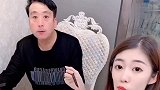 小伙问老爸藏没藏私房钱，老爸说没有