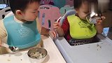 宝宝学吃饭的过程让人五味杂陈！相信每一个宝妈都深有感触！